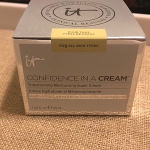 IT Cosmetics Confidence In a cream